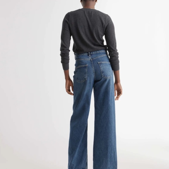 Quince Lightweight Cotton Cashmere V-Neck Sweater - Picture 4 of 5